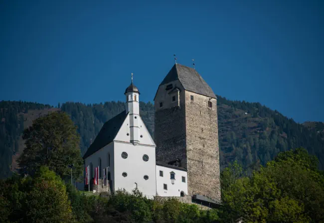 Burg Freudensberg in der Stadt Schwaz in Tirol.